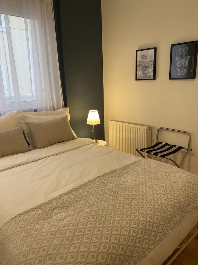 Elegant Glyfada Apartment-Private Garden-Near Metro Αθήνα Εξωτερικό φωτογραφία