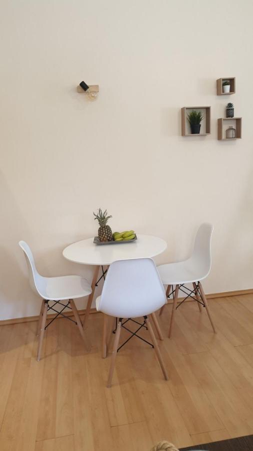 Elegant Glyfada Apartment-Private Garden-Near Metro Αθήνα Εξωτερικό φωτογραφία